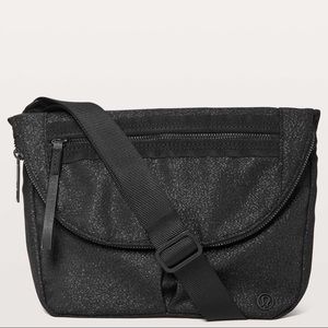 Lululemon festival II 5L crossbody bag